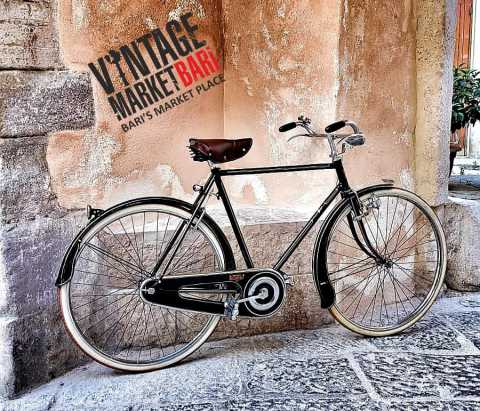 Bari, al Palamartino torna il mercatino vintage 